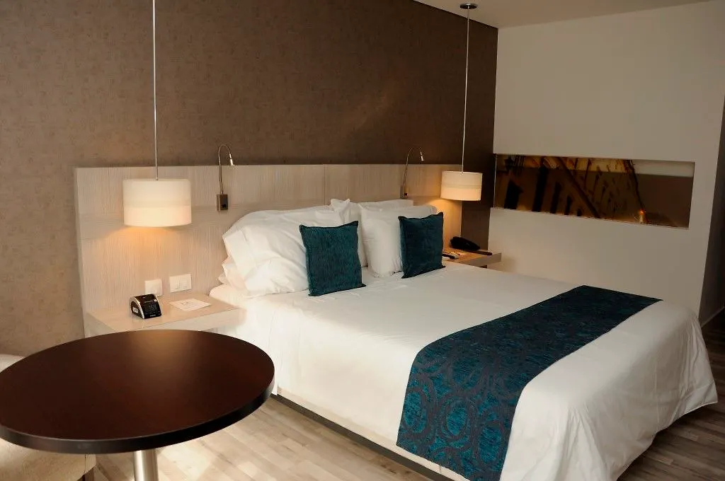 Hotel Bh Bicentenario Bogotá 4*,